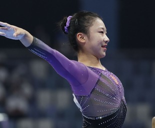 AC米兰主场气势如虹